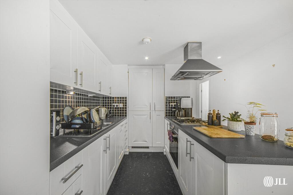 Apartment in London - View 5