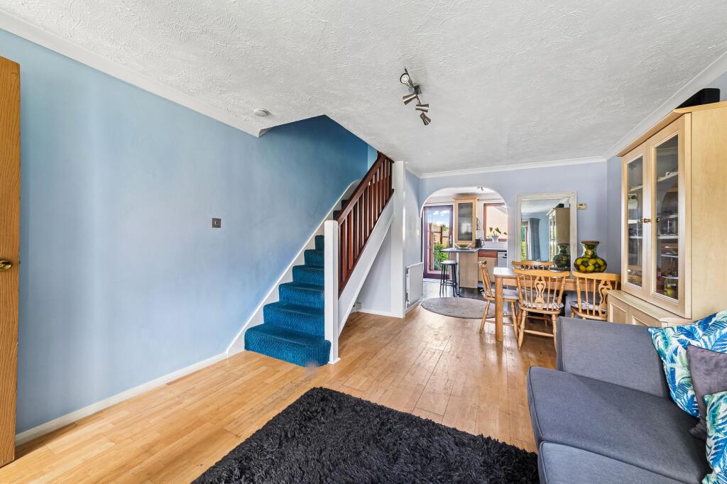 Morston Close, Tadworth, KT20 photo 3