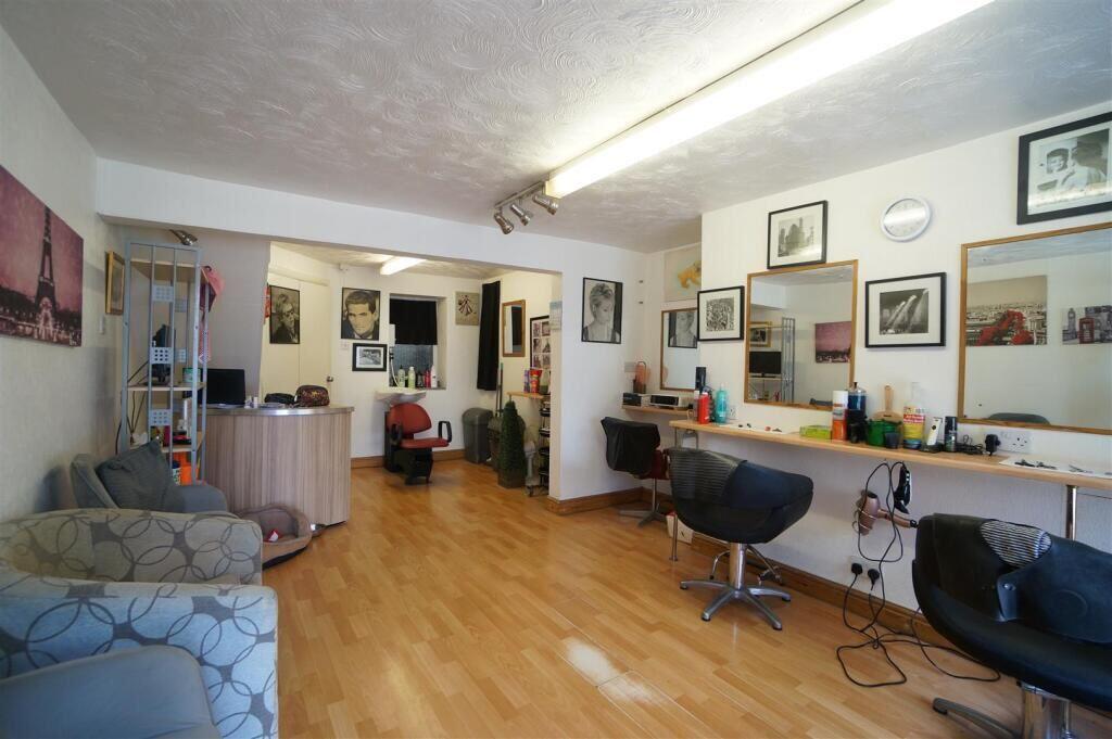 41 Holyhead road, Bangor, LL59 5HB photo 2