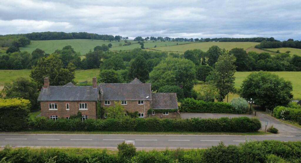 House in Wolverhampton, Monkhopton - View 4