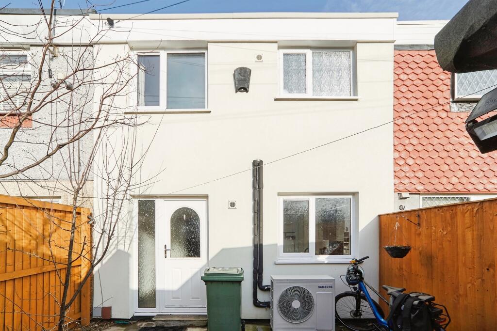 House in Leeds - View 2