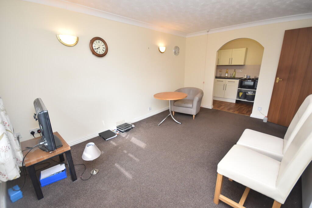 Apartment in Whitchurch - More