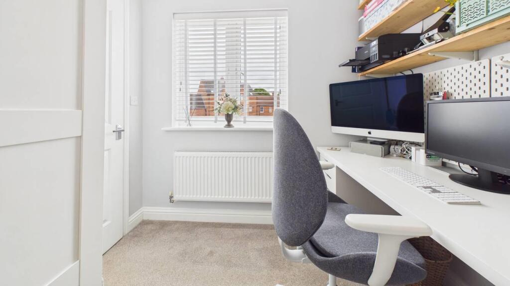 House in South Kesteven, Elsea Park, Bourne - More