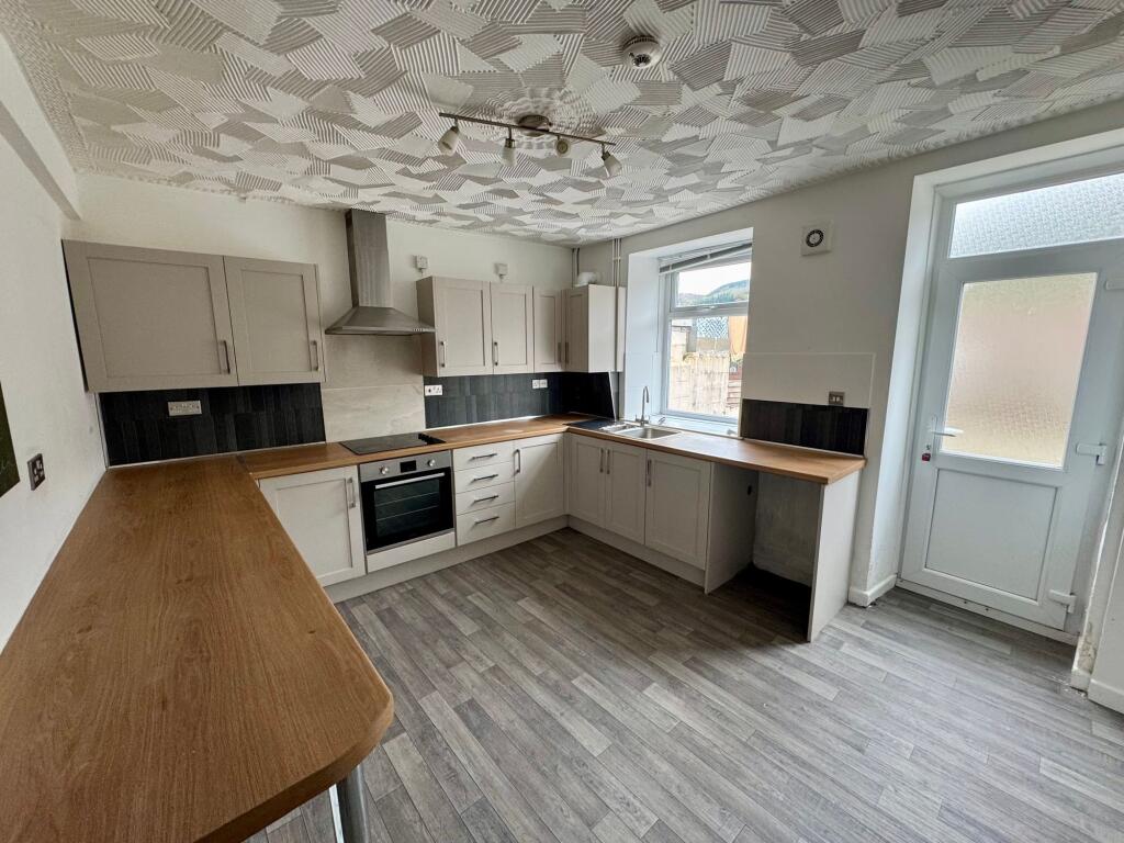 Penrhiwceiber Road, Mountain Ash, CF45