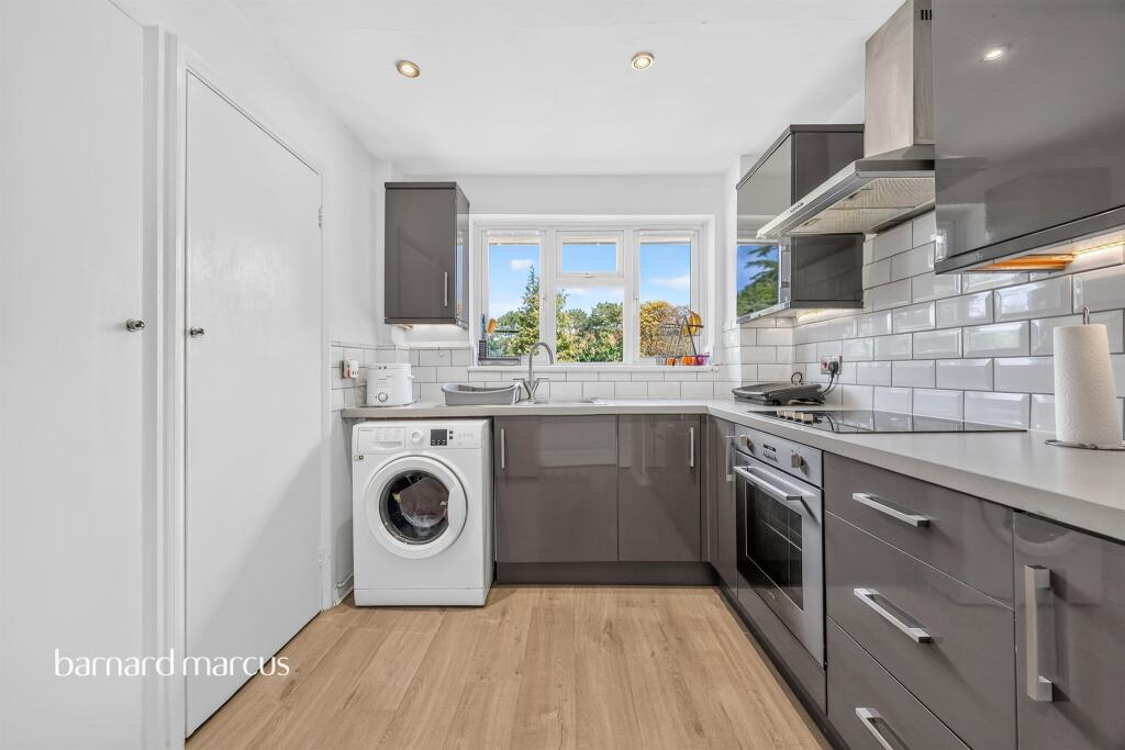 Apartment in Croydon - View 4