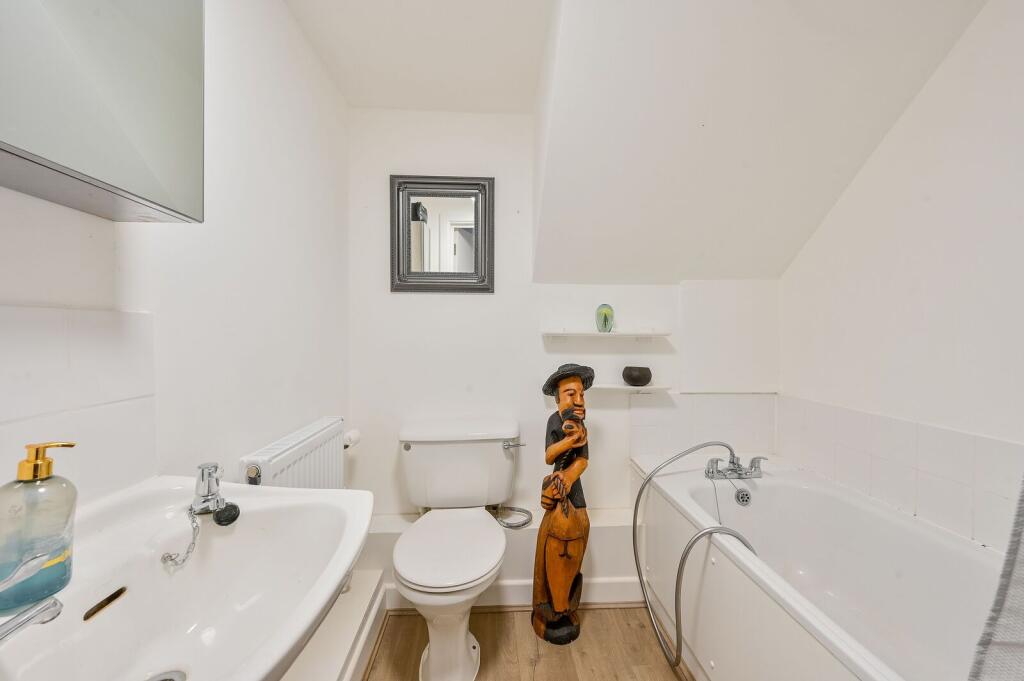 Apartment in London - More