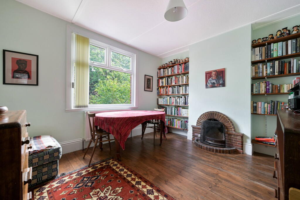 House in Redhill - View 4