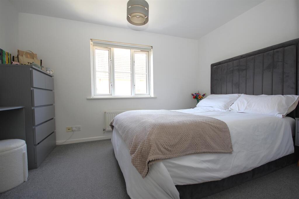 Saffron Way, Whiteley - View 6
