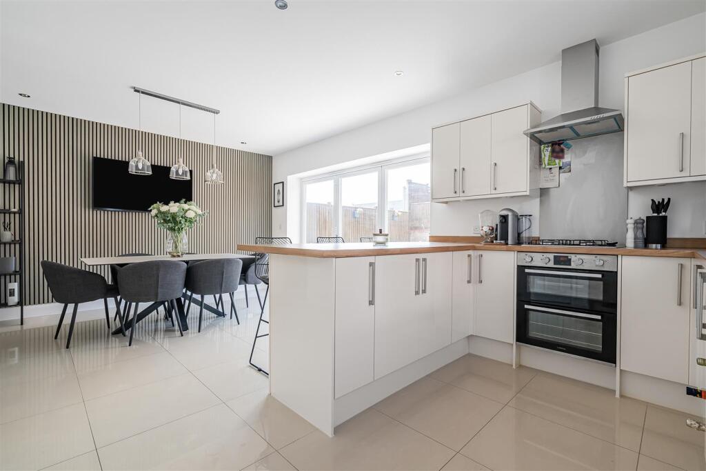 House in Stevenage - View 2
