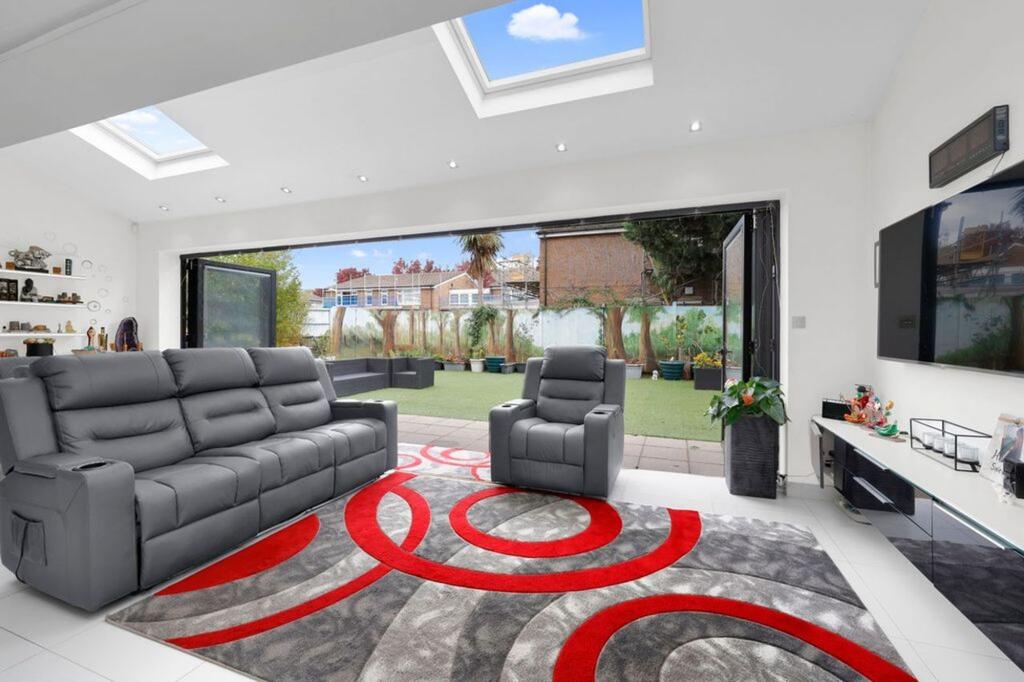 House in London - View 2