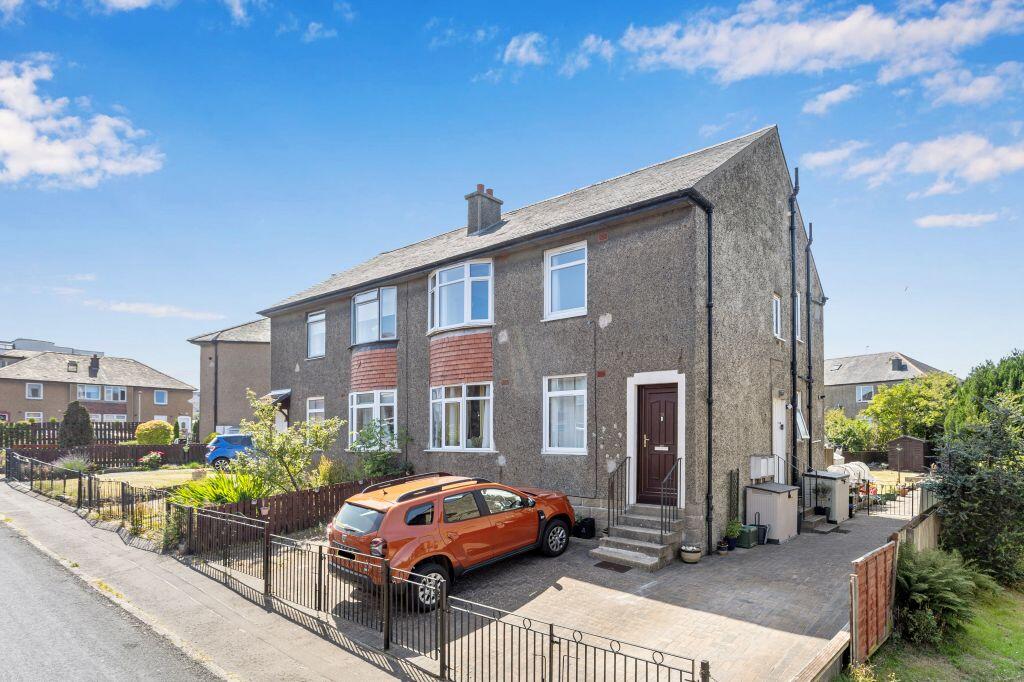 2-bed flat on 72 Crewe Place, Crewe, Edinburgh, EH5 2LN, £155,000