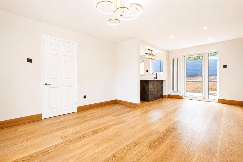 House in Northampton, West Northamptonshire - View 4