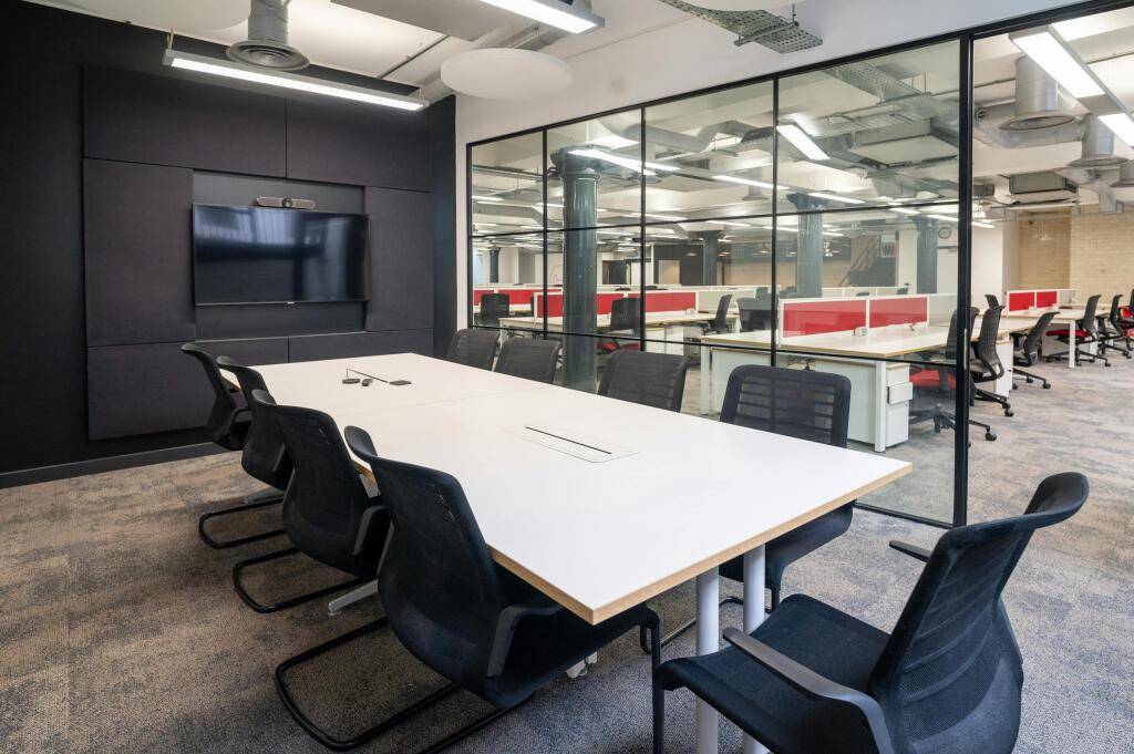 Self contained fitted suite