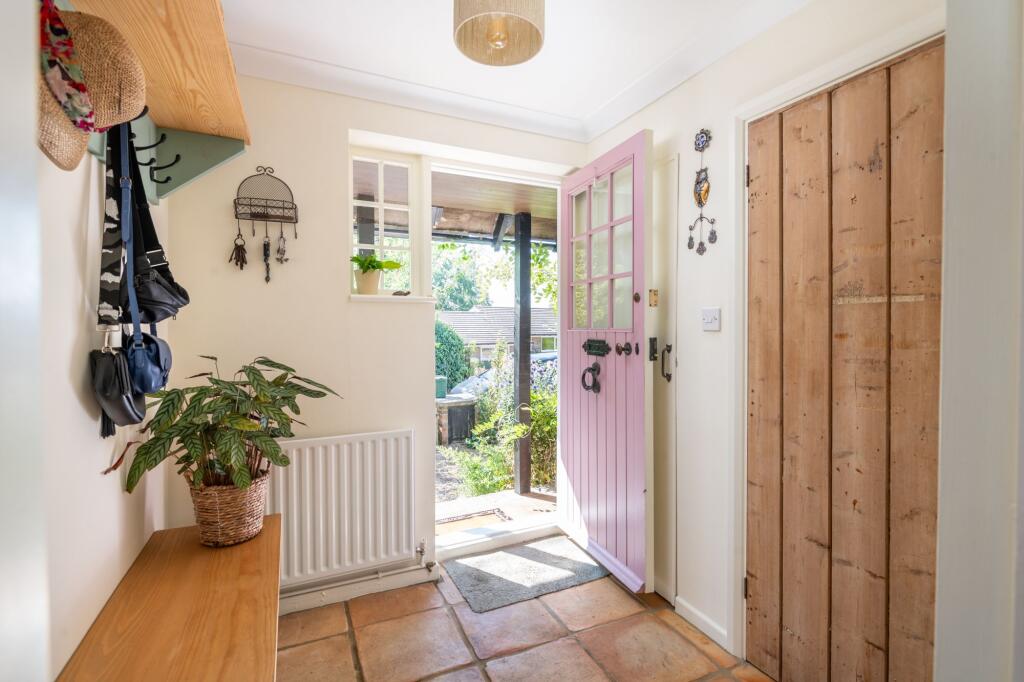 House in Mole Valley, Betchworth - View 4