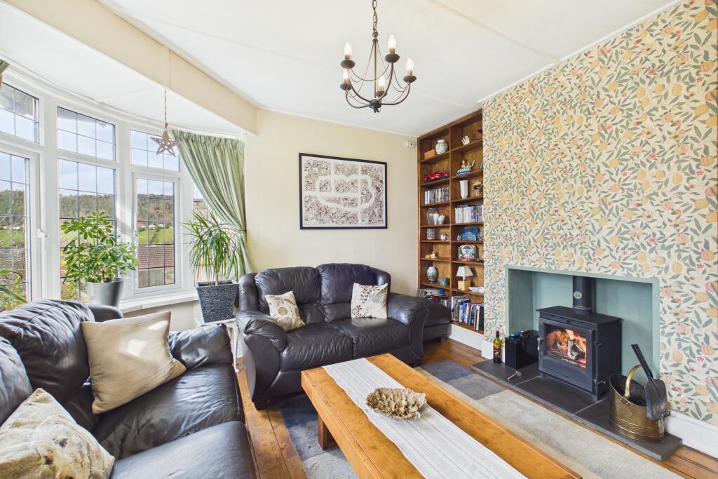 1 Tollgate Crescent photo 2