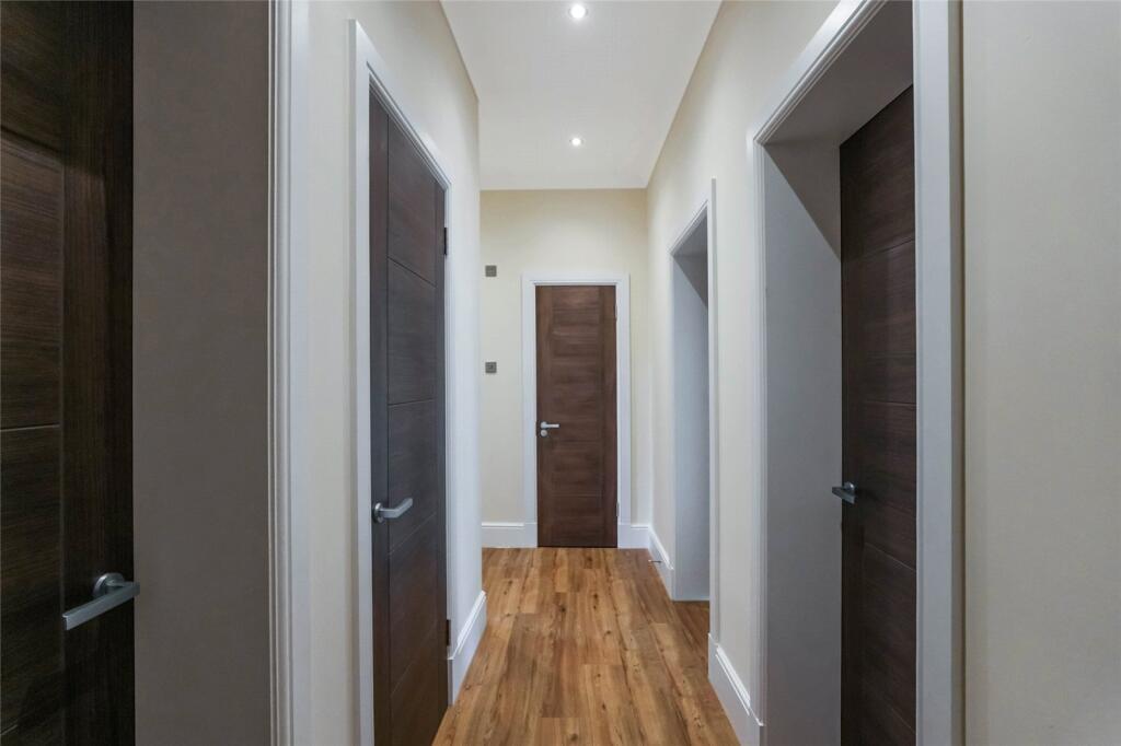 Apartment in Glasgow, South Mains, East Dunbartonshire - View 5