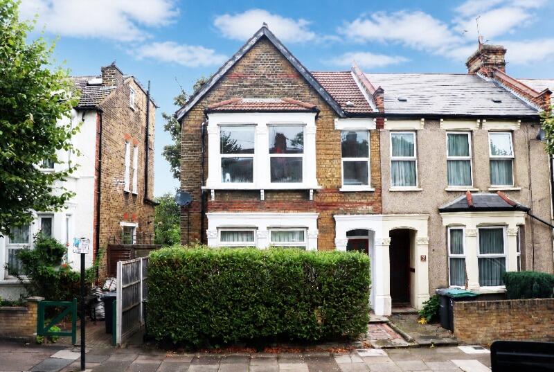 3-bed flat on Northbrook Road, Bowes Park, London, N22, £520,000