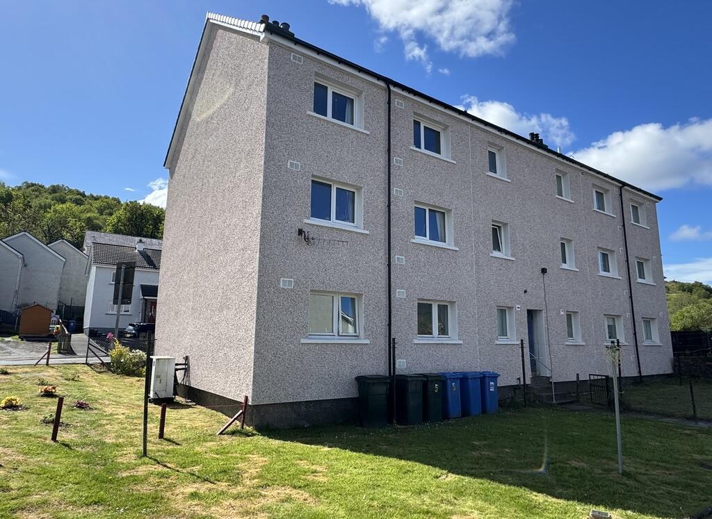 2-bed flat on 9, Eastfield, Tarbert, £60,000