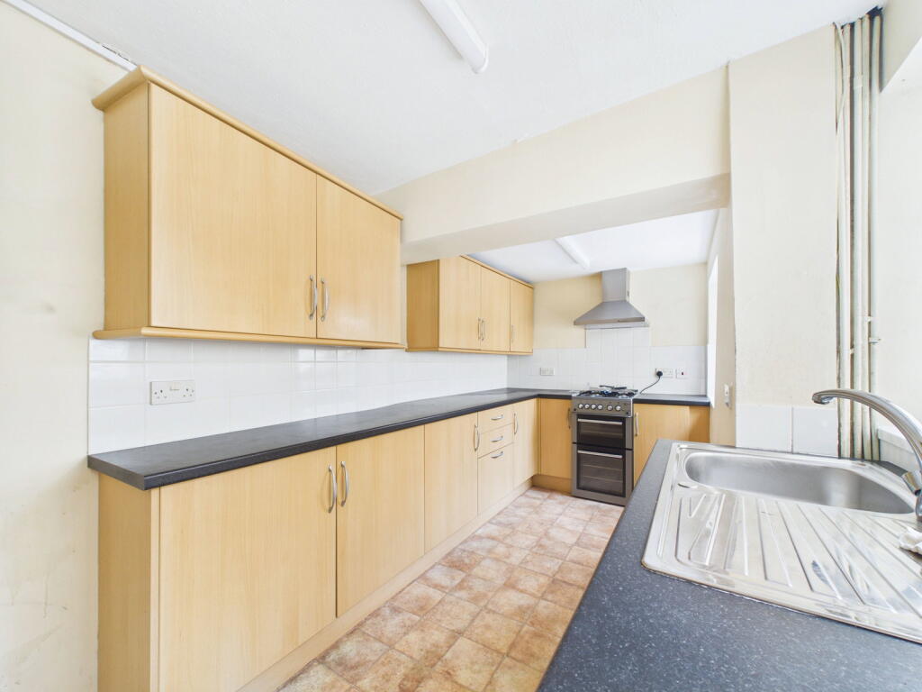 House in Torquay, Torbay - View 3