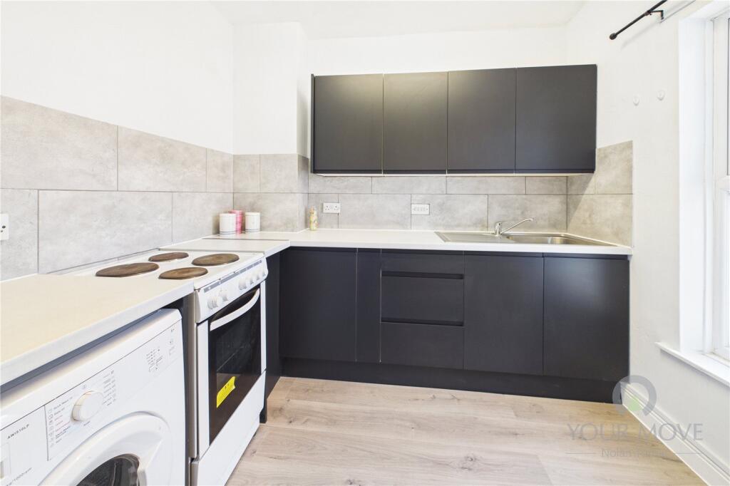 Apartment in Kettering, North Northamptonshire - View 4