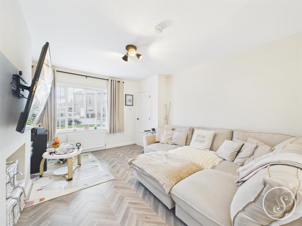 Kennerleigh Avenue, Leeds photo 2