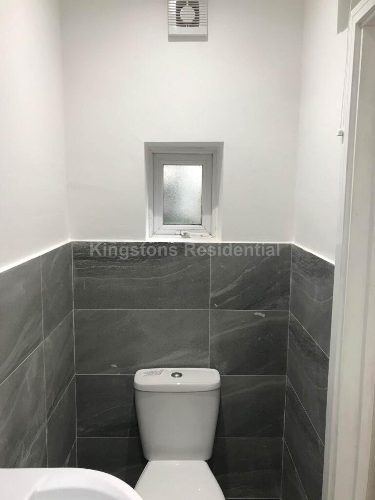 Apartment in Cardiff, Maindy, Cathays - View 4