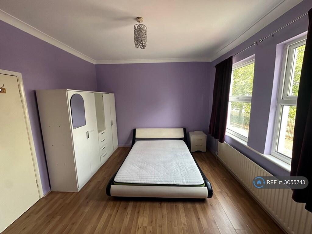 Main image of property: Oaks Court, London, E11