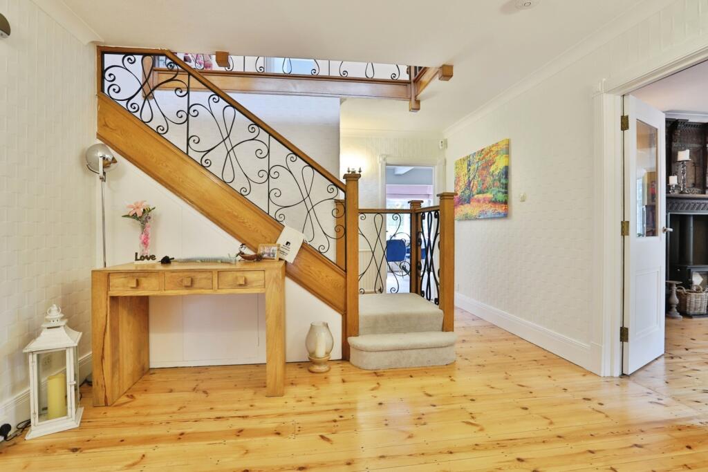 Poulner Hill, Poulner, Ringwood, Hampshire, BH24 - Més
