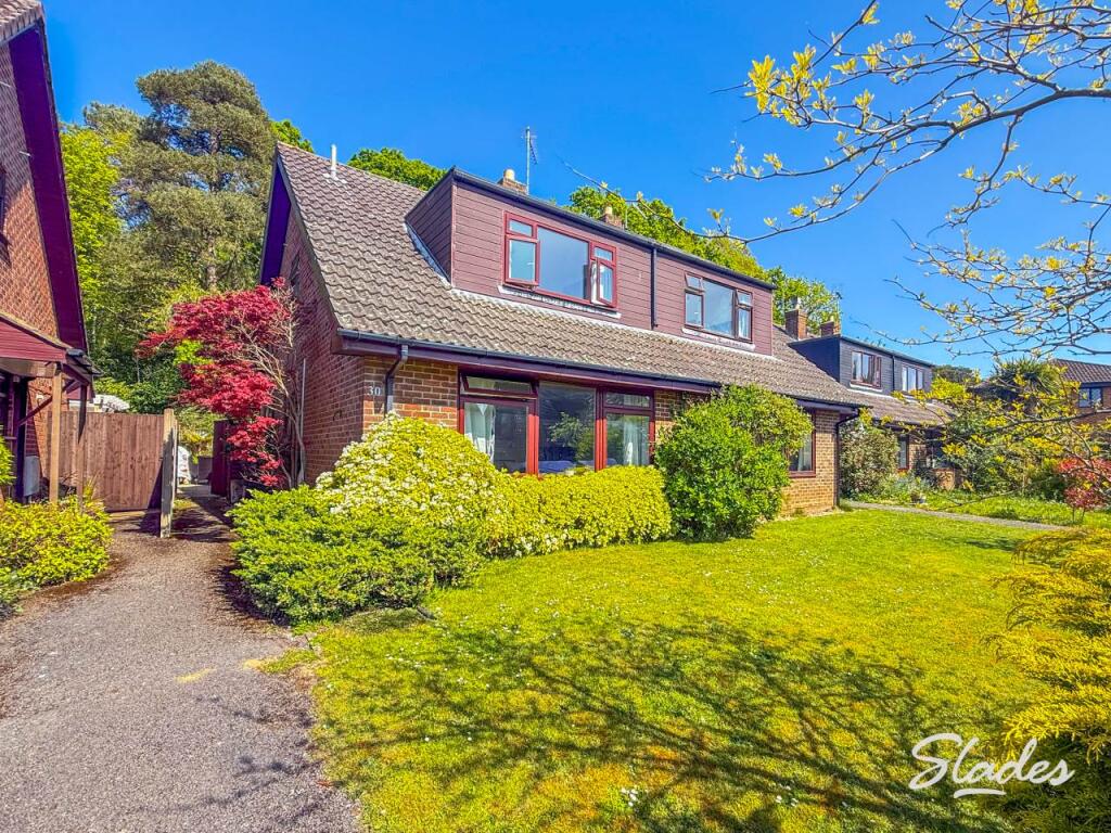 Main image of property: Cuckoo Hill Way, Bransgore, Christchurch