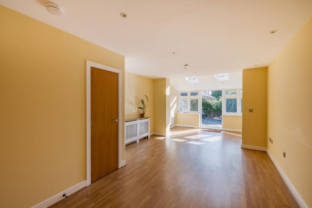 House in Redhill - View 4