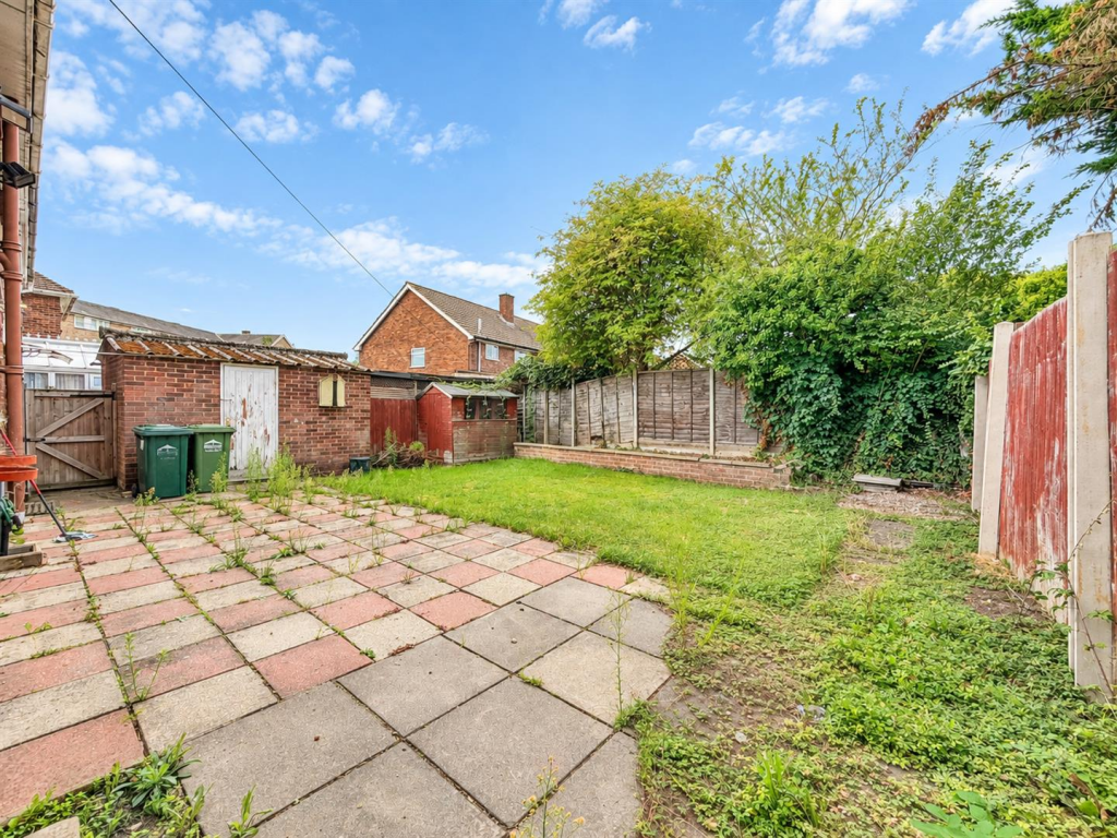 House in Spelthorne, Stanwell - More