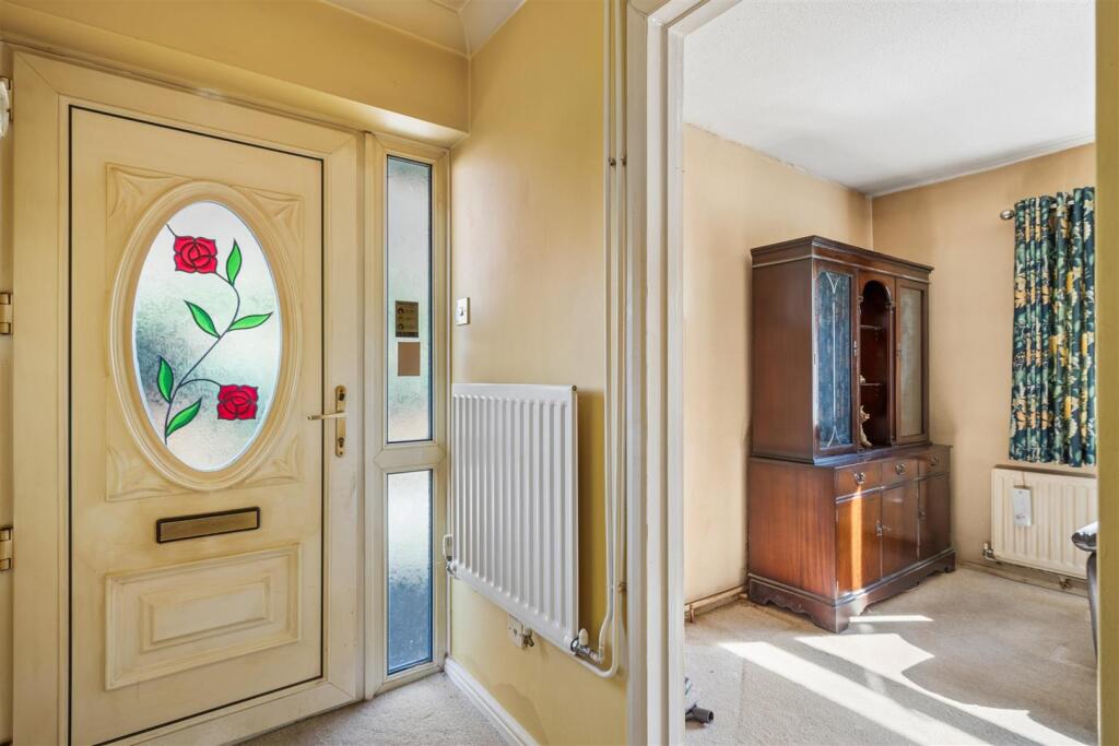 House in Luton - View 5