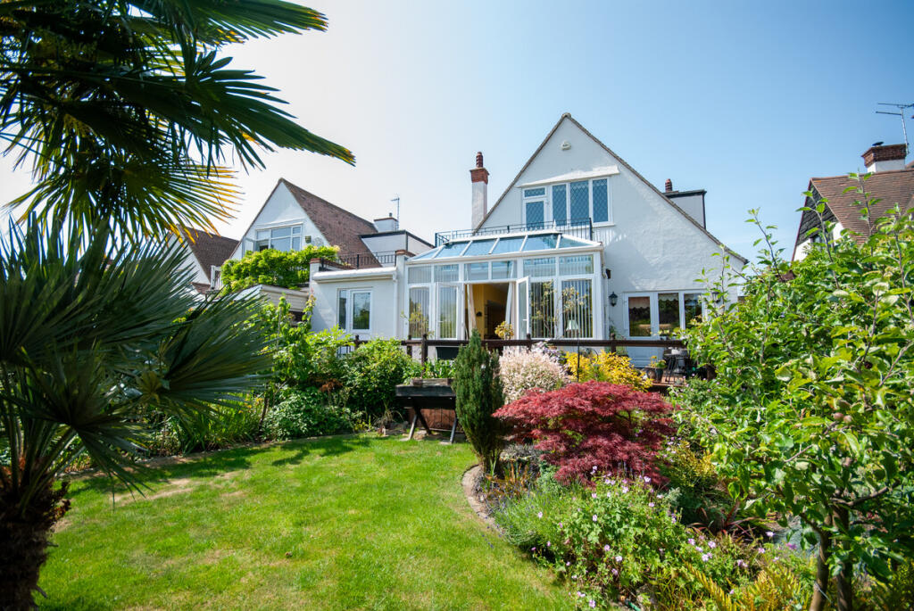 The Ridgeway, Westcliff-on-sea, SS0 8 photo 3