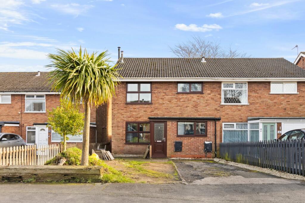 3-bed semi-detached on St. Bernards Close, Broughton, North Lincolnshire, DN20, £180,000