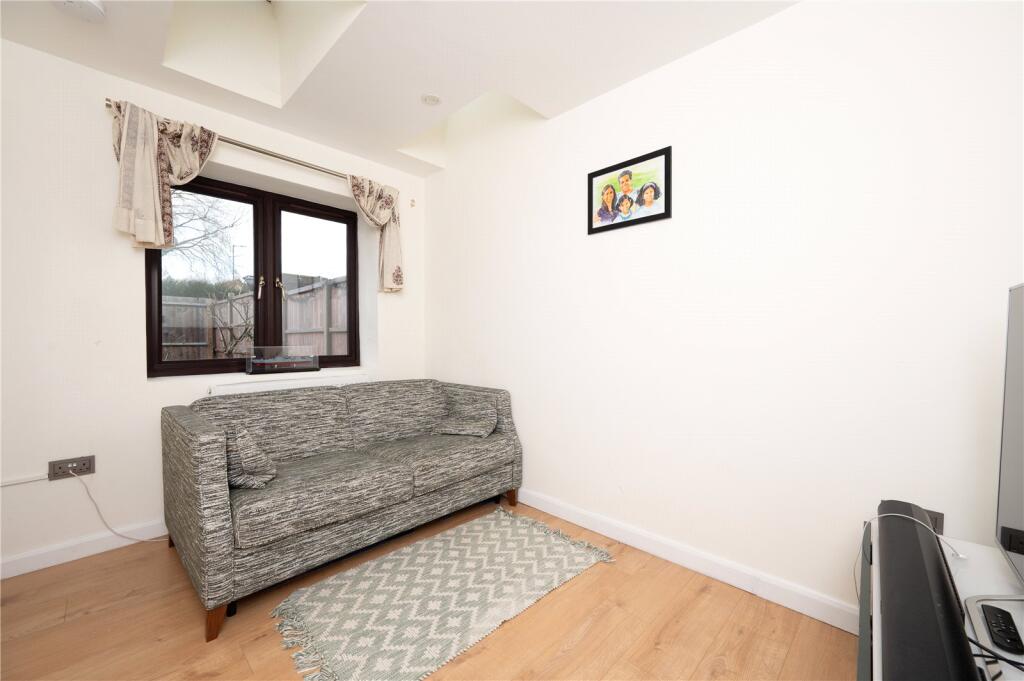 House in St Albans, Sandridge - View 5
