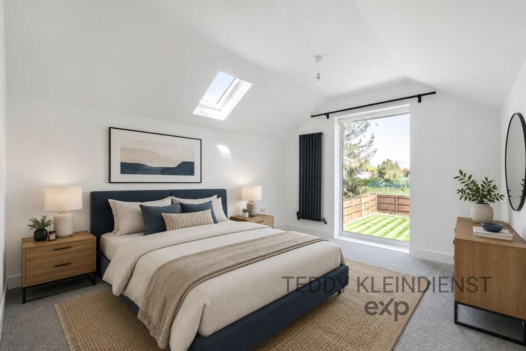 House in Elmbridge, Surrey - More