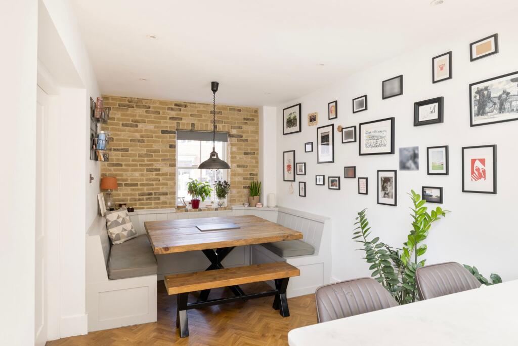 Apartment in London - More