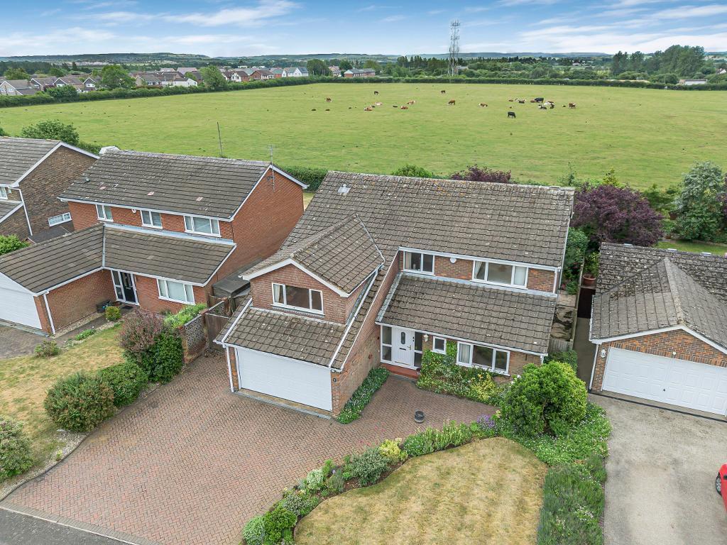 Main image of property: Alma Farm Road, Toddington, Toddington, LU5 6BG