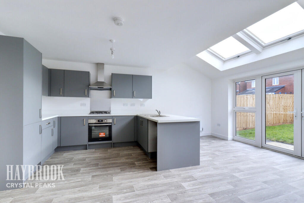 House in North East Derbyshire, Clay Cross - View 2