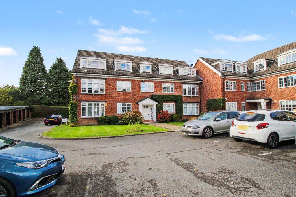 Main image of property: Cavendish Mews, Leeds, LS17 7AA