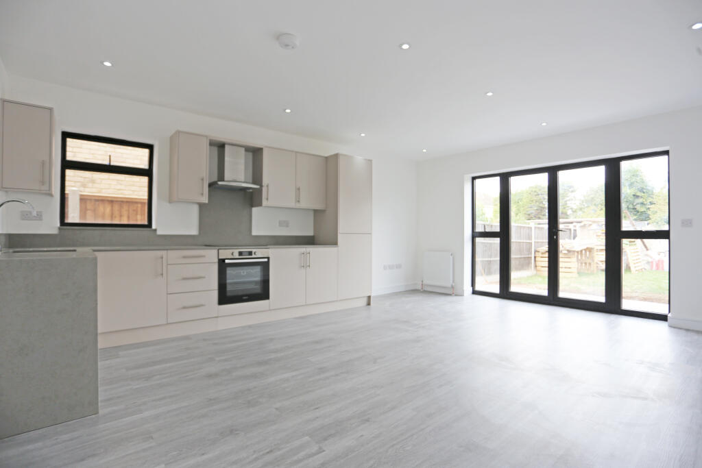 House in Romford - View 2