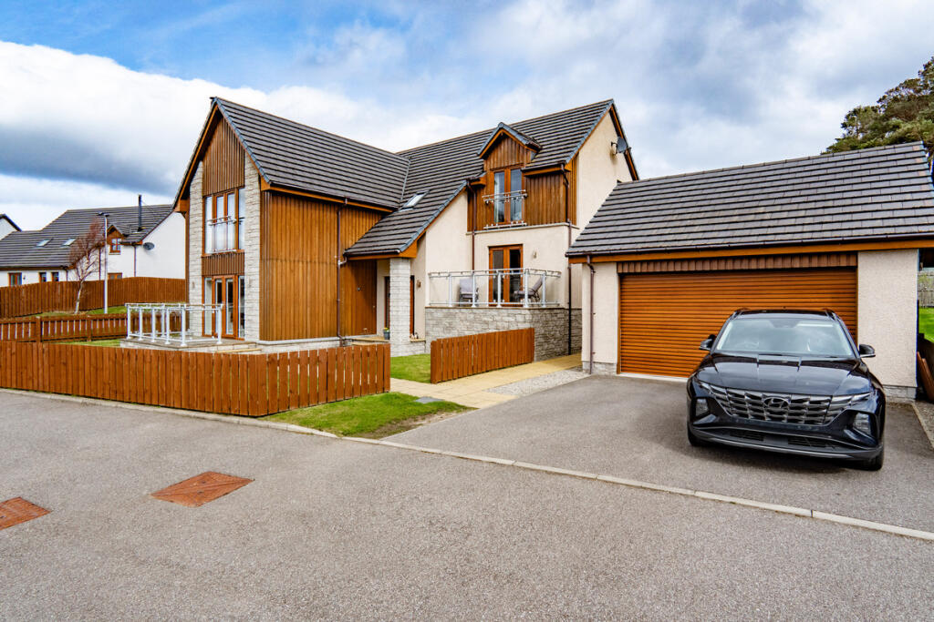Main image of property: Yairs Rise, North Kessock, IV1 3YJ