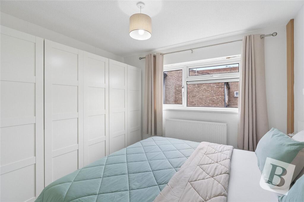 Apartment in Southend-on-Sea - More