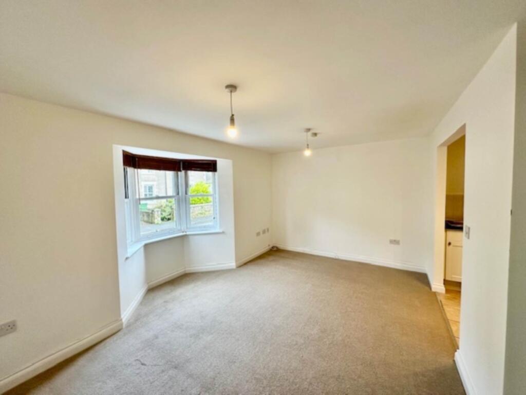 Apartment in Frome - View 3