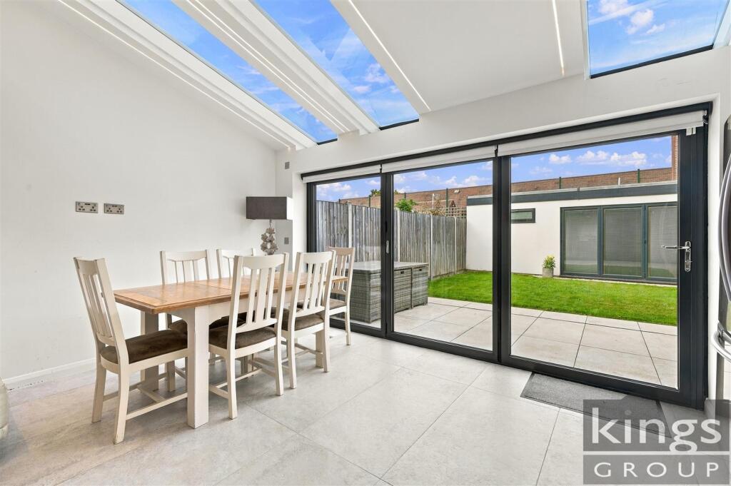 House in London - View 5
