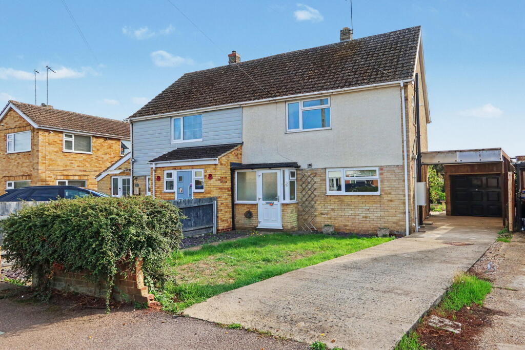 3-bed semi-detached on Timms Road, Banbury OX16 9DL, £340,000