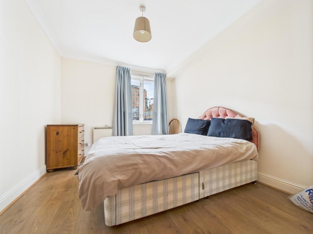 East Ferry Road, London - View 3
