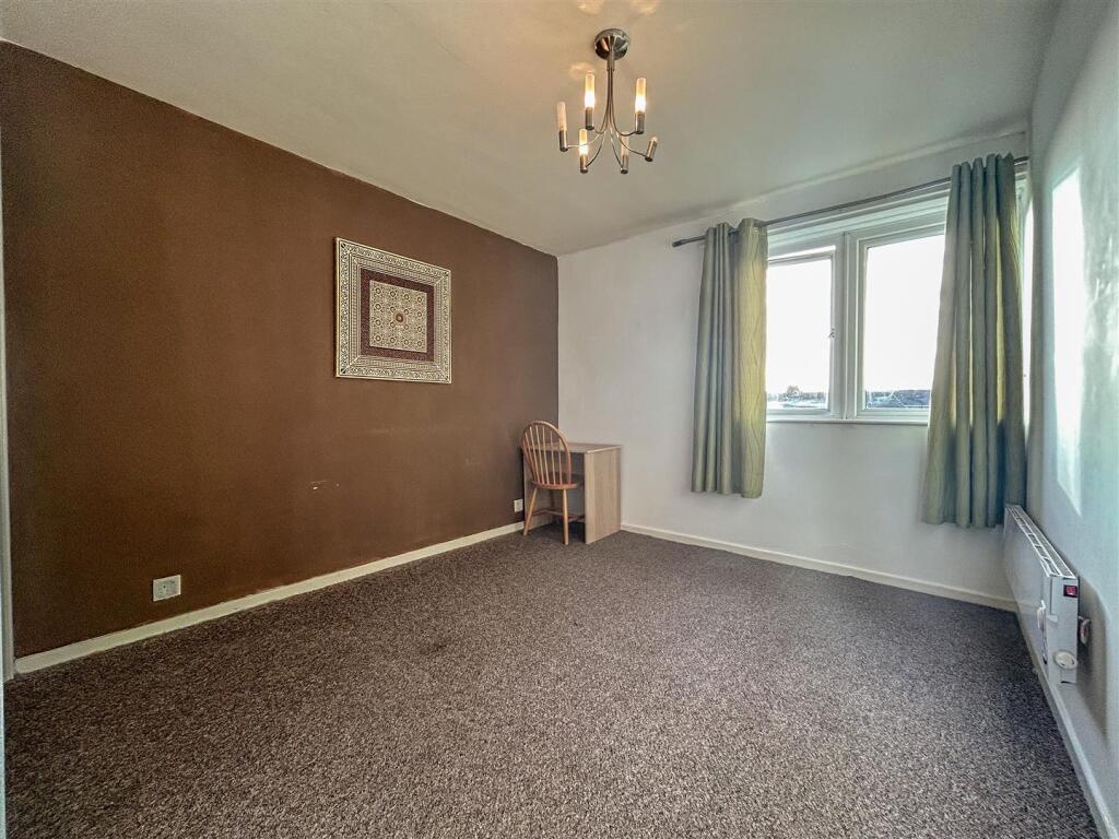 Haydon Close, Red House Farm photo 3