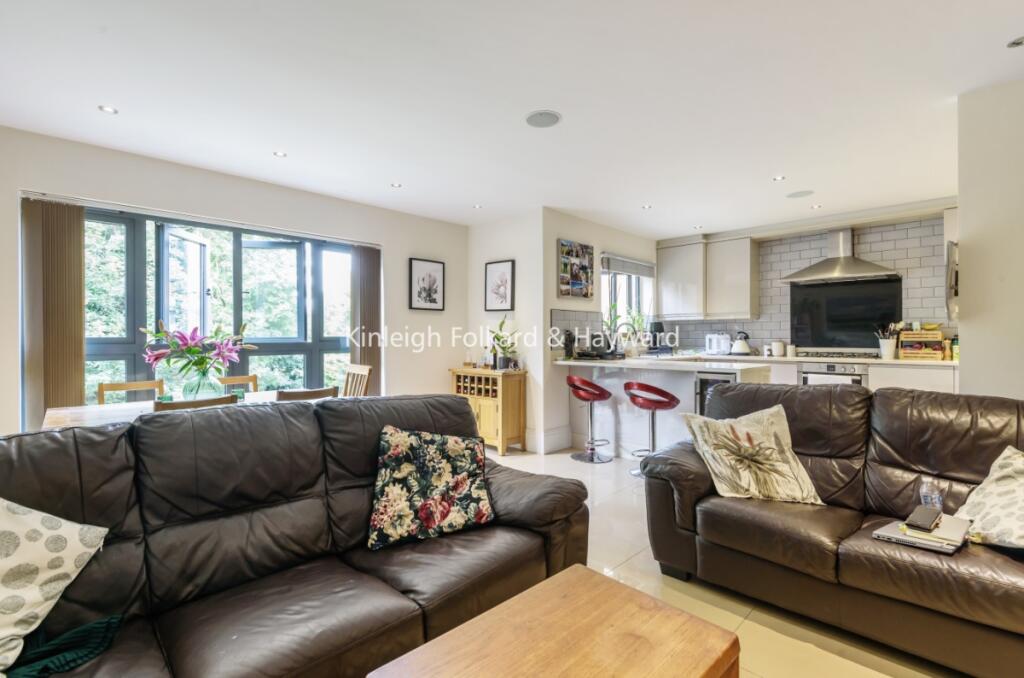 Apartment in London - View 3