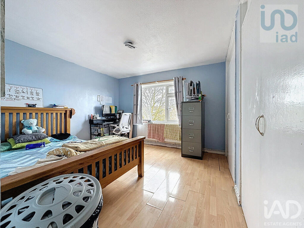 Apartment in Harlow, Hare Street - View 4